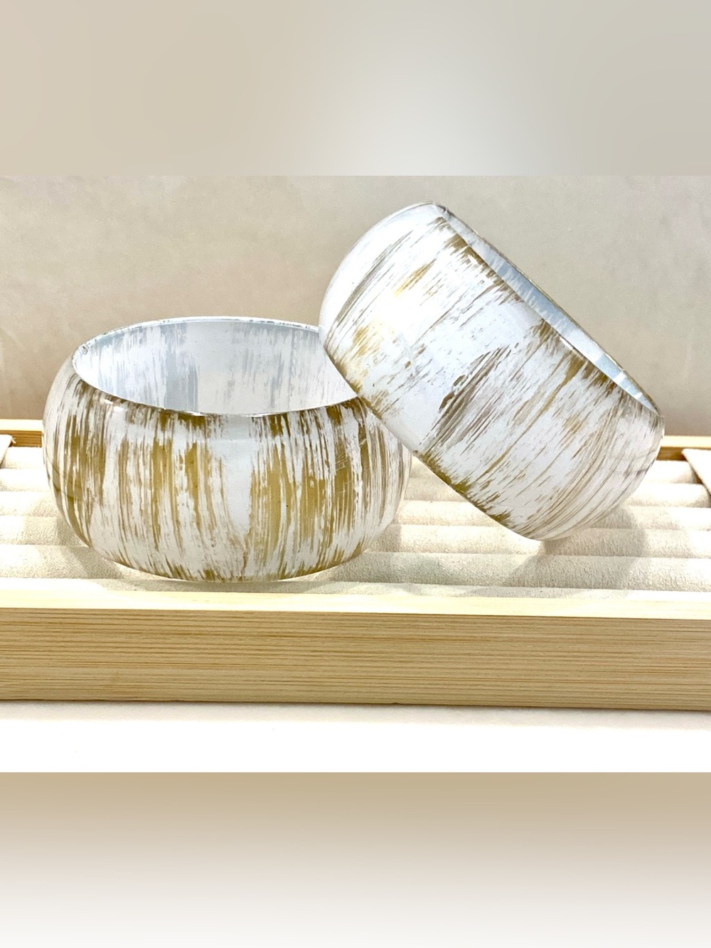 Vintage Chunky Distressed Bangle Bracelet Set 2pc White Gold Metallic